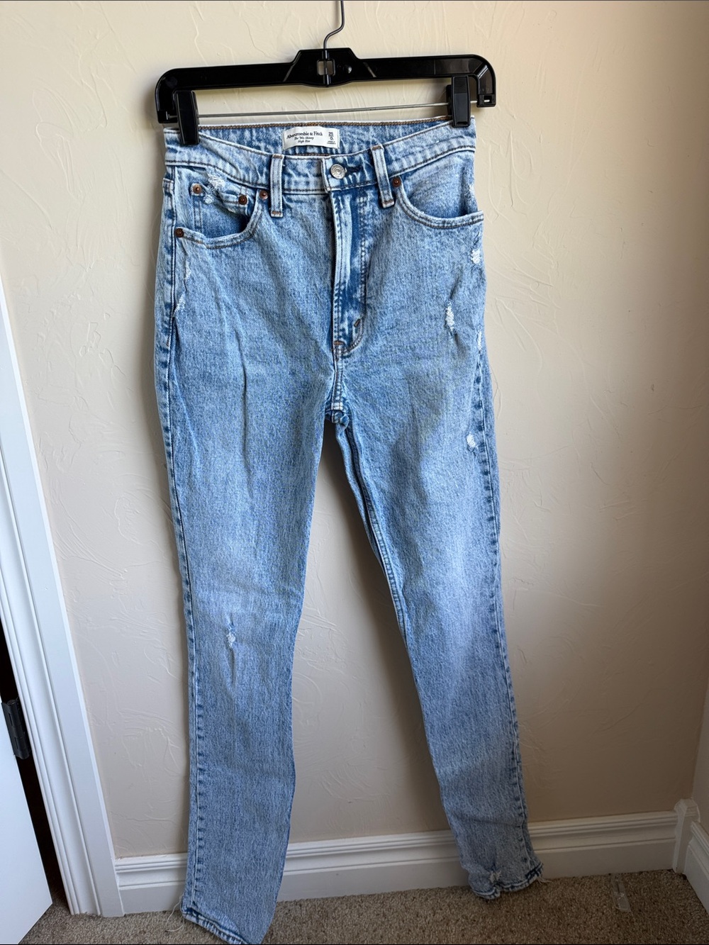 Abercrombie & Fitch The 90s Skinny High Rise